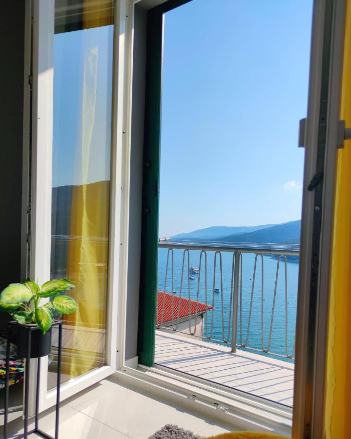 Apartment Noemi With A Direct Beach View Rabac Exterior foto