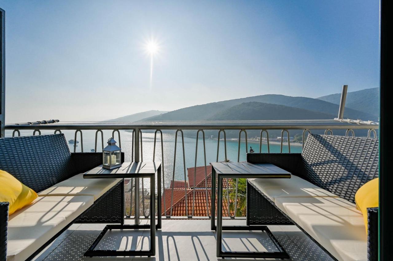 Apartment Noemi With A Direct Beach View Rabac Exterior foto