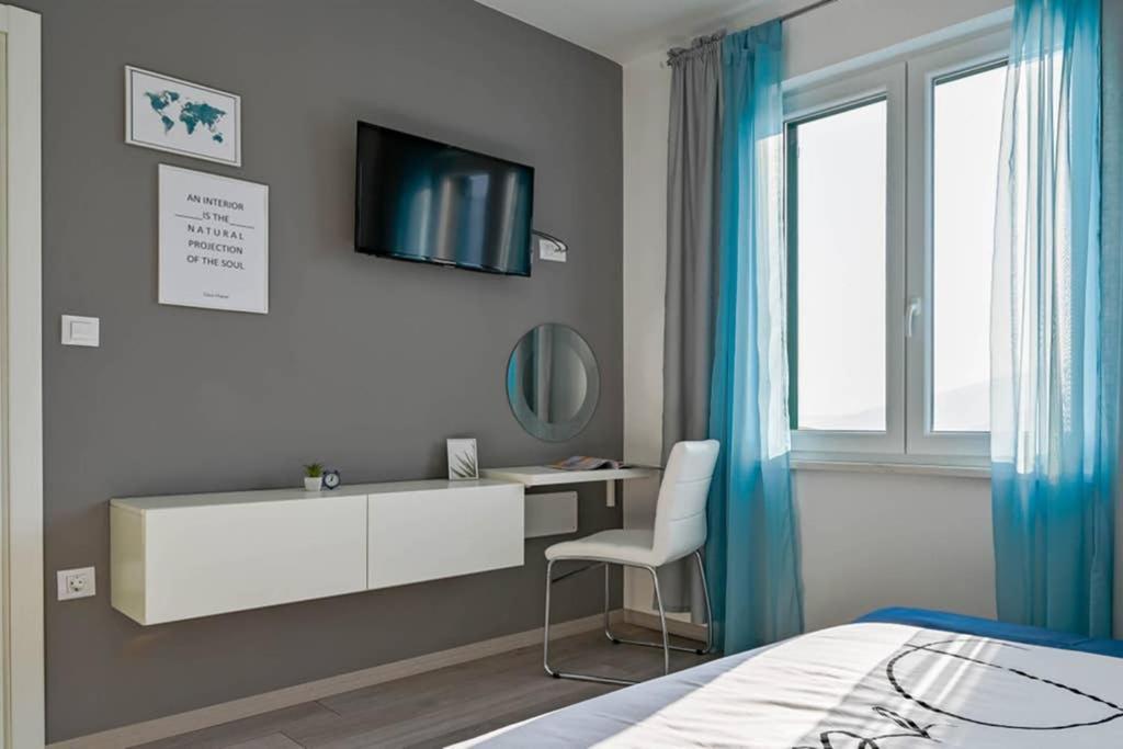 Apartment Noemi With A Direct Beach View Rabac Exterior foto